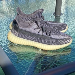 Adidas Yeezy Boost 350 V2 Carbon Sneakers